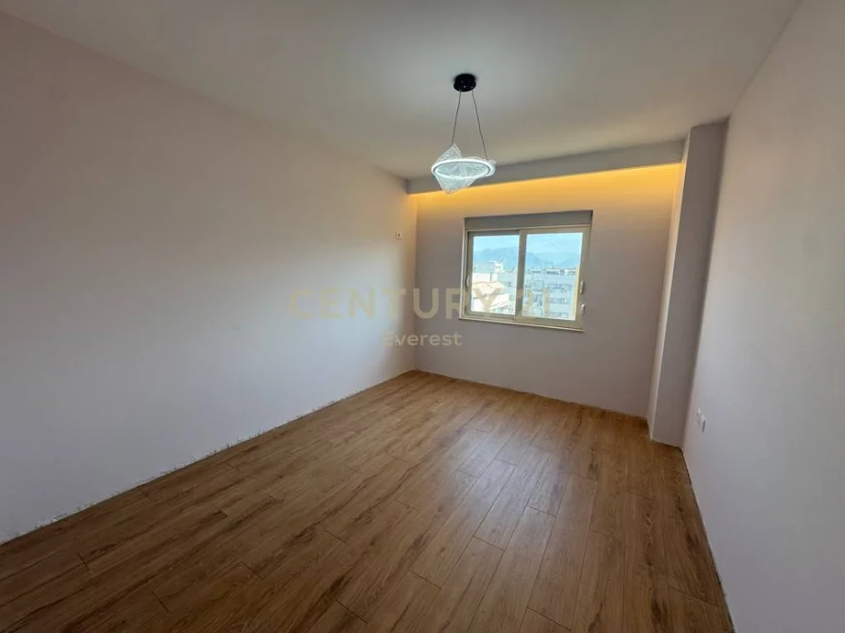 Tirane, shitet apartament 2+1 Kati 7, 108 m² 163.000 € (astir)