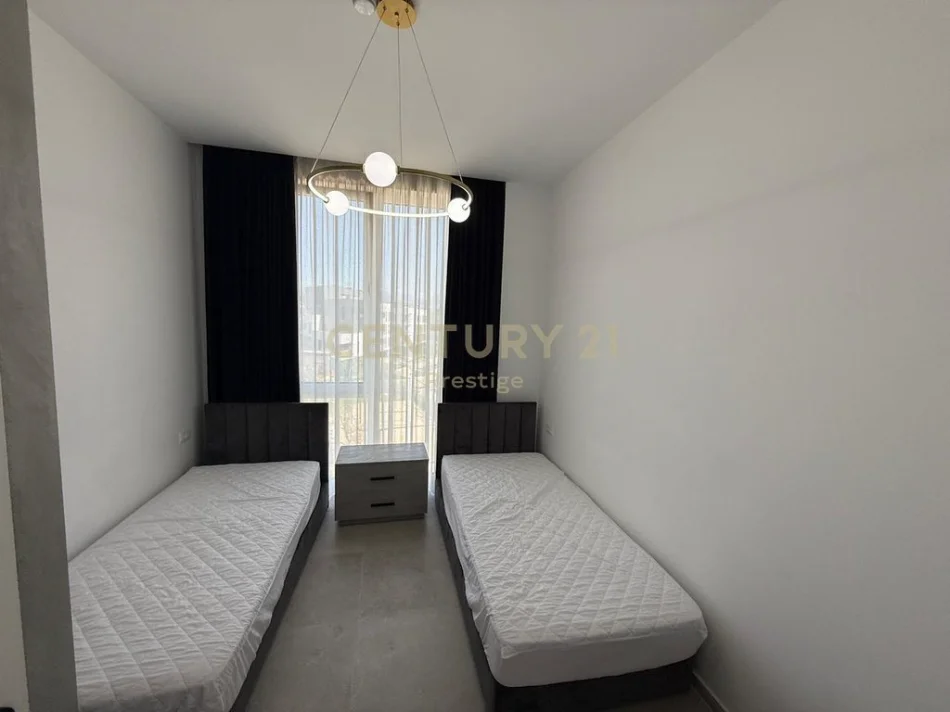 Tirane, jepet me qera apartament 2+1 Kati 1, 105 m² 1.200 € (liqeni i thate)