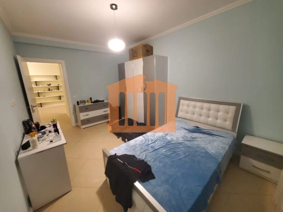 Durres, jepet me qera apartament 3+1+Ballkon Kati 6, 150 m² 800 € (vollga)