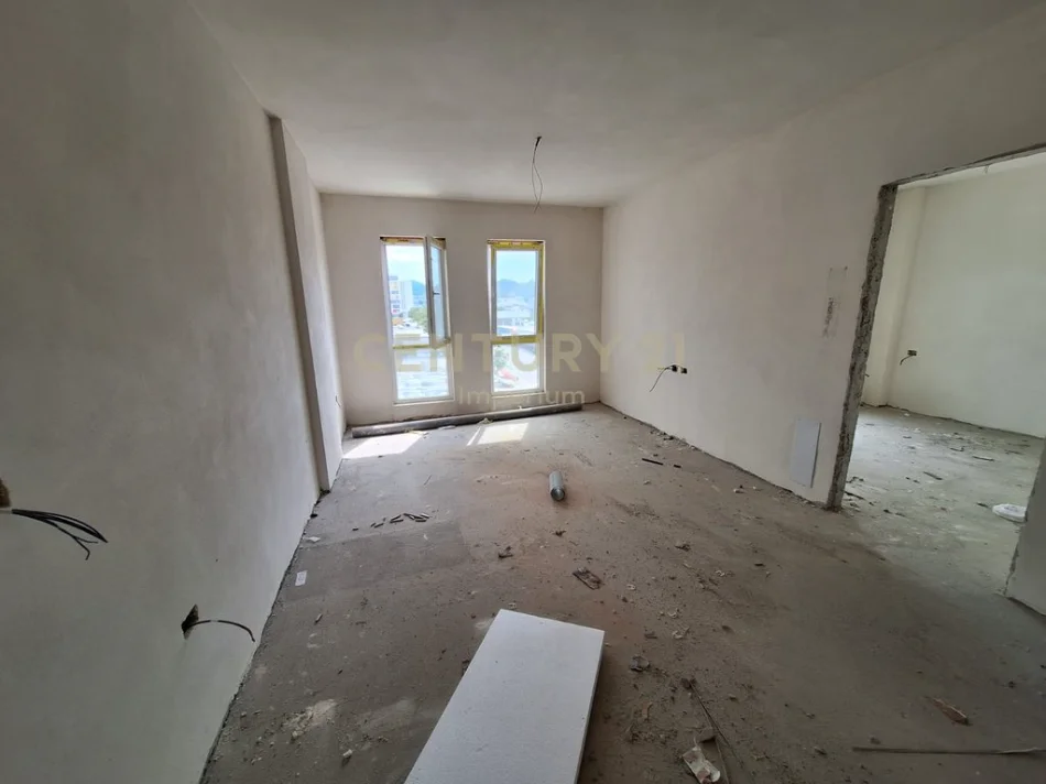 Tirane, shitet apartament 1+1 Kati 2, 55 m² 70.000 € (univers city)