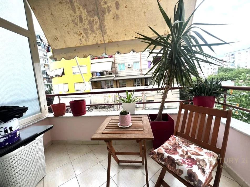 Tirane, shitet apartament 1+1+Ballkon Kati 2, 57 m² 130.000 € (don bosko)