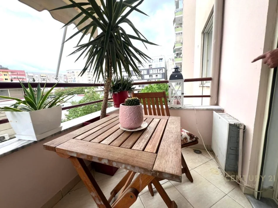 Tirane, shitet apartament 1+1+Ballkon Kati 2, 57 m² 130.000 € (don bosko)