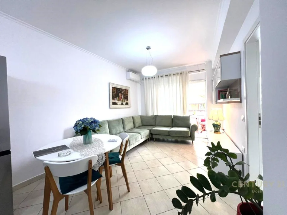 Tirane, shitet apartament 1+1+Ballkon Kati 2, 57 m² 130.000 € (don bosko)