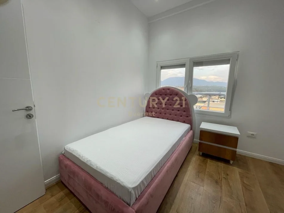 Tirane, jepet me qera apartament 2+1 Kati 12, 90 m² 700 € (Komuna e Parisit)
