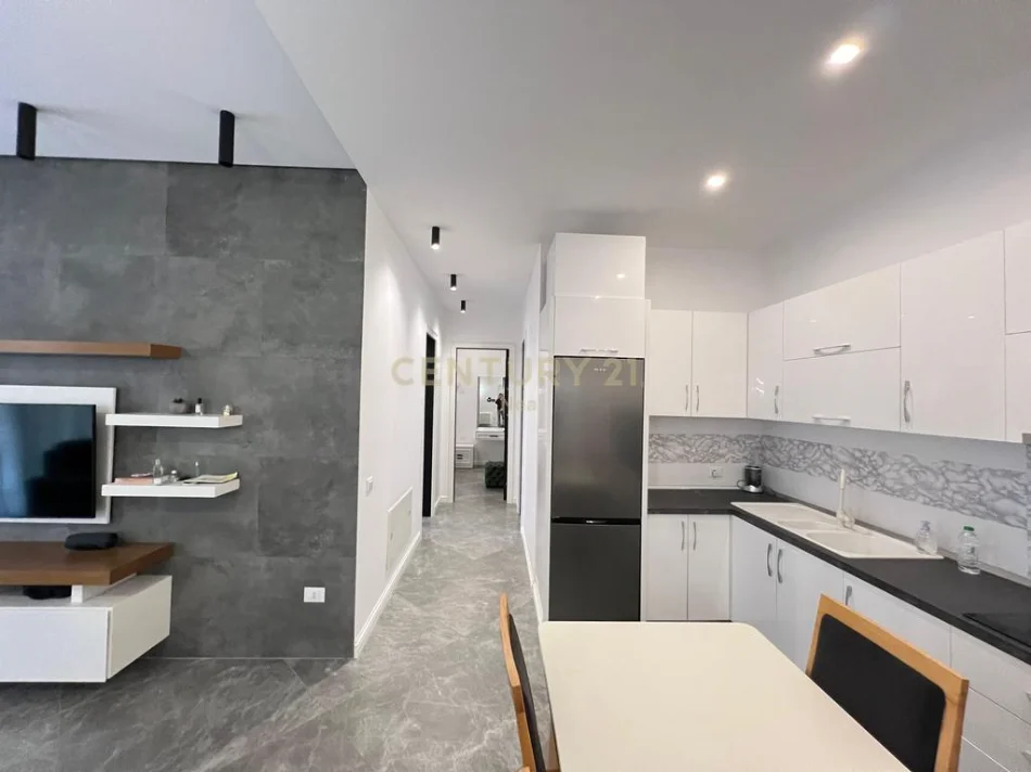 Tirane, jepet me qera apartament tek Kompleksi Delijorgji , 2+1+post parkimi, Kati 5, 104 m² 1.400 €