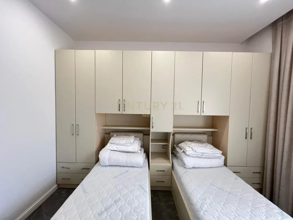 Tirane, jepet me qera apartament tek Kompleksi Delijorgji , 2+1+post parkimi, Kati 5, 104 m² 1.400 €