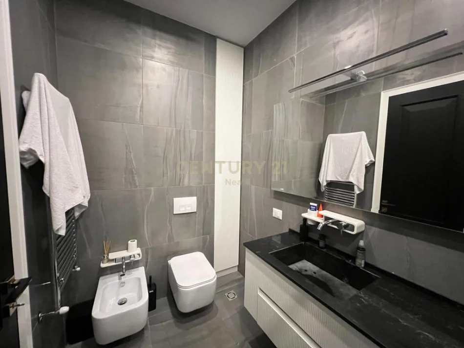 Tirane, jepet me qera apartament tek Kompleksi Delijorgji , 2+1+post parkimi, Kati 5, 104 m² 1.400 €