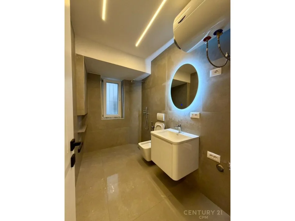 Tirane, shitet apartament 1+1+Ballkon Kati 2, 56 m² 154.000 € (pazari i ri)