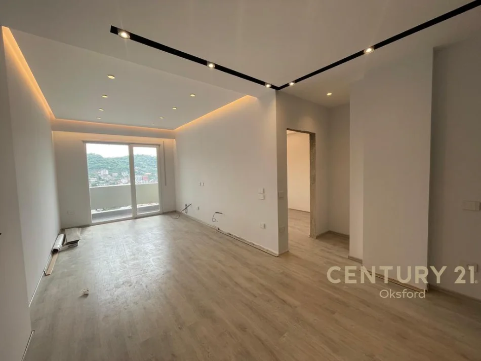 Tirane, shitet apartament 1+1+Ballkon Kati 12, 72 m² 160.000 € (selite)