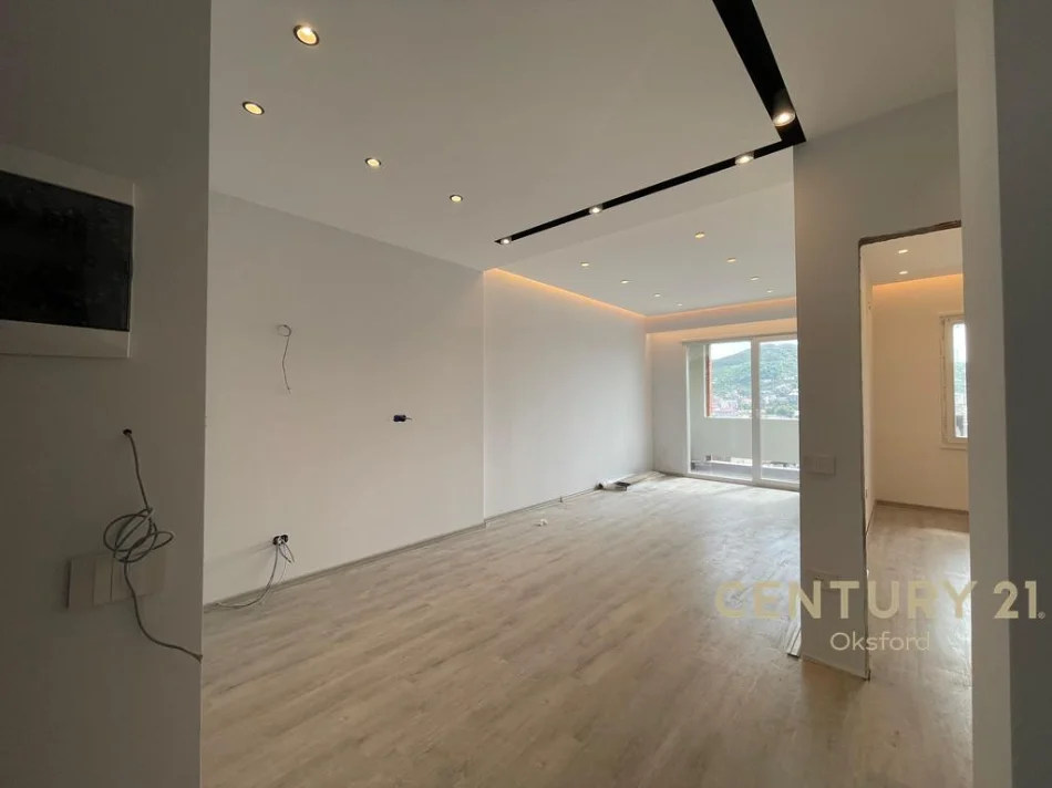 Tirane, shitet apartament 1+1+Ballkon Kati 12, 72 m² 160.000 € (selite)