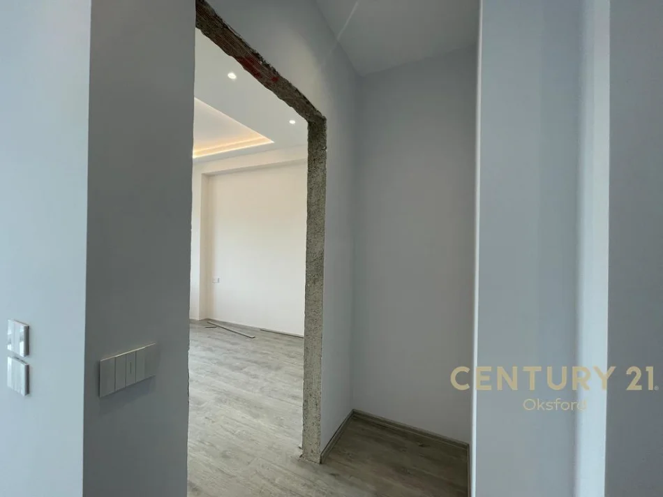 Tirane, shitet apartament 1+1+Ballkon Kati 12, 72 m² 160.000 € (selite)