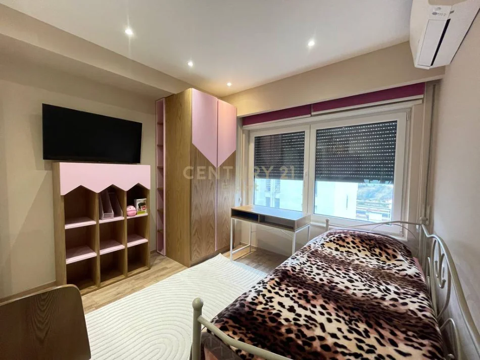 Tirane, shitet apartament duplex 3+1+Aneks+Ballkon Kati 5, 190 m² 470.000 € (kodra e diellit 2)