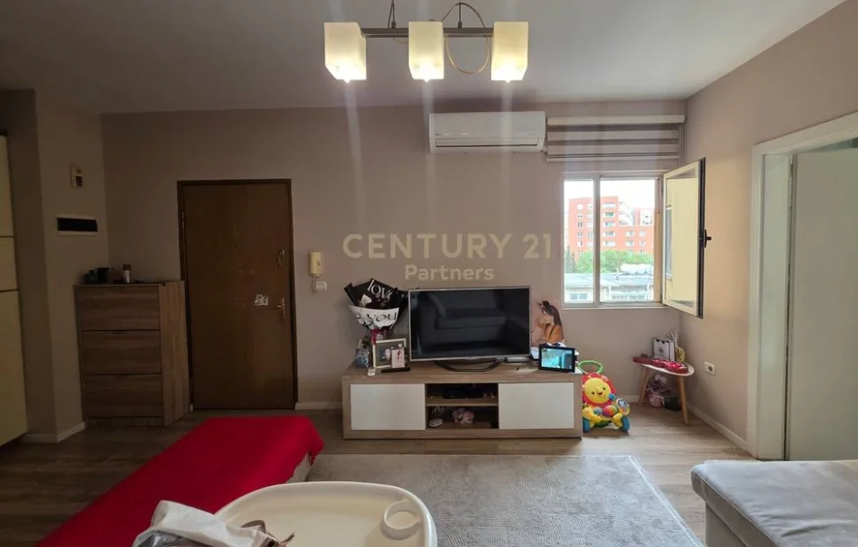 Tirane, shitet apartament 2+1 , 162.500 € (Irfan Tomini)