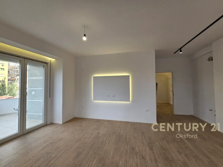 Tirane, shitet apartament 2+1 Kati 1, 100 m² 160.000 € (Fresk)