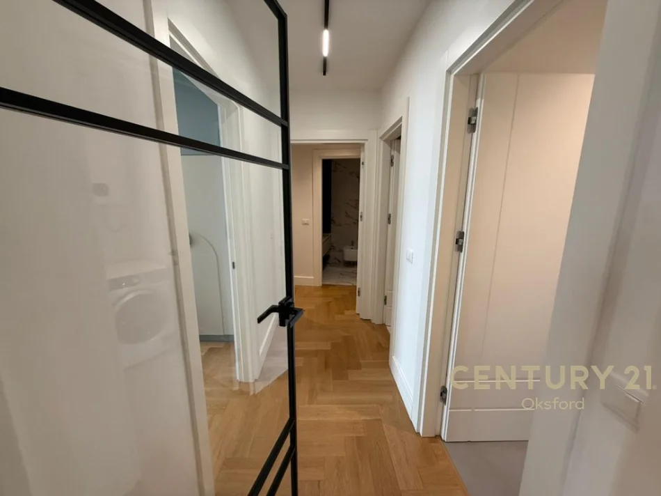 Tirane, jepet me qera apartament 2+1 Kati 6, 117 m² 2.300 € 
