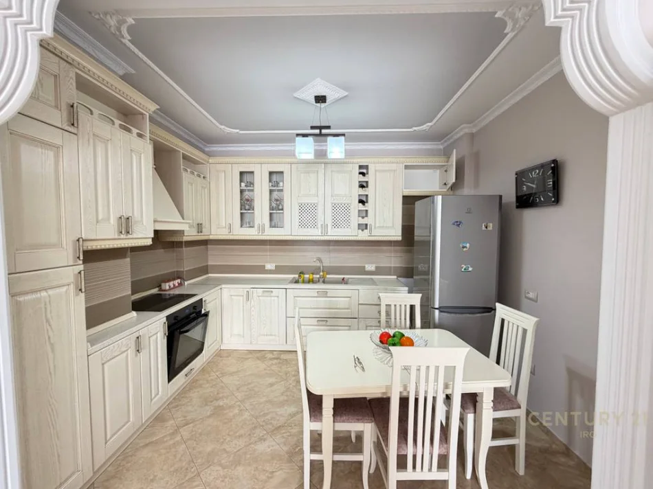 Tirane, jepet me qera apartament Kati 2, 750 € 