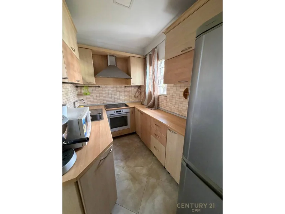 Tirane, jepet me qera apartament 2+1 Kati 5, 78 m² 700 € (sheshi skenderbej)