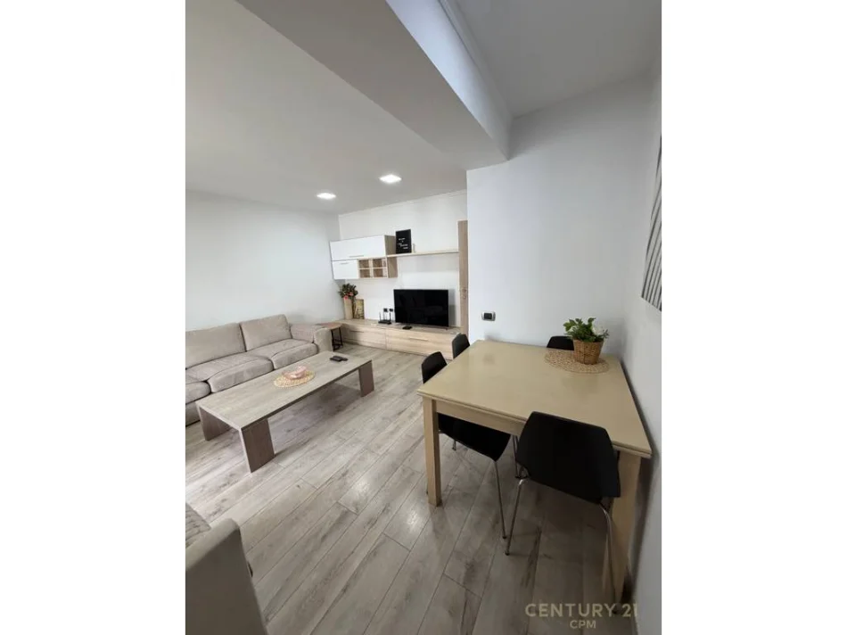 Tirane, jepet me qera apartament 2+1 Kati 5, 78 m² 700 € (sheshi skenderbej)