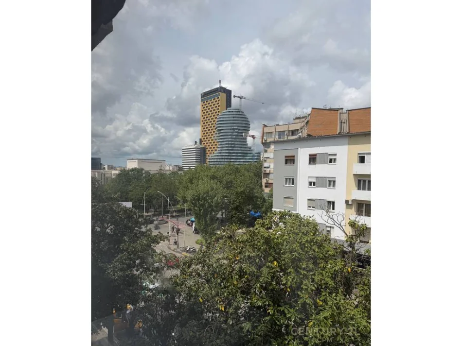 Tirane, jepet me qera apartament 2+1 Kati 5, 78 m² 700 € (sheshi skenderbej)