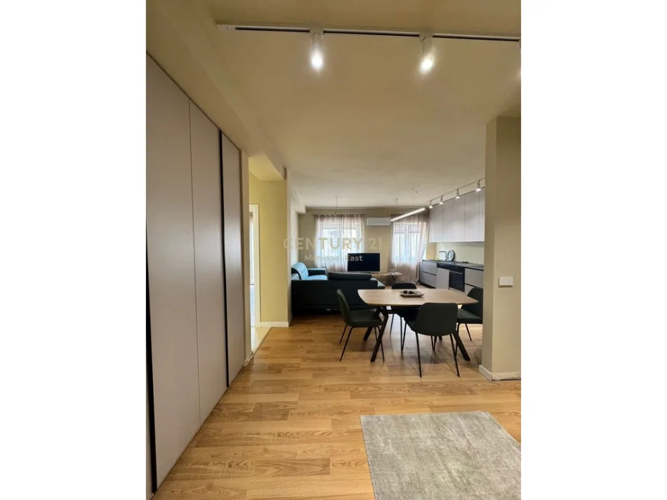 Tirane, jepet me qera apartament 2+1 Kati 1, 110 m² 1.000 € (rruga e durresit)