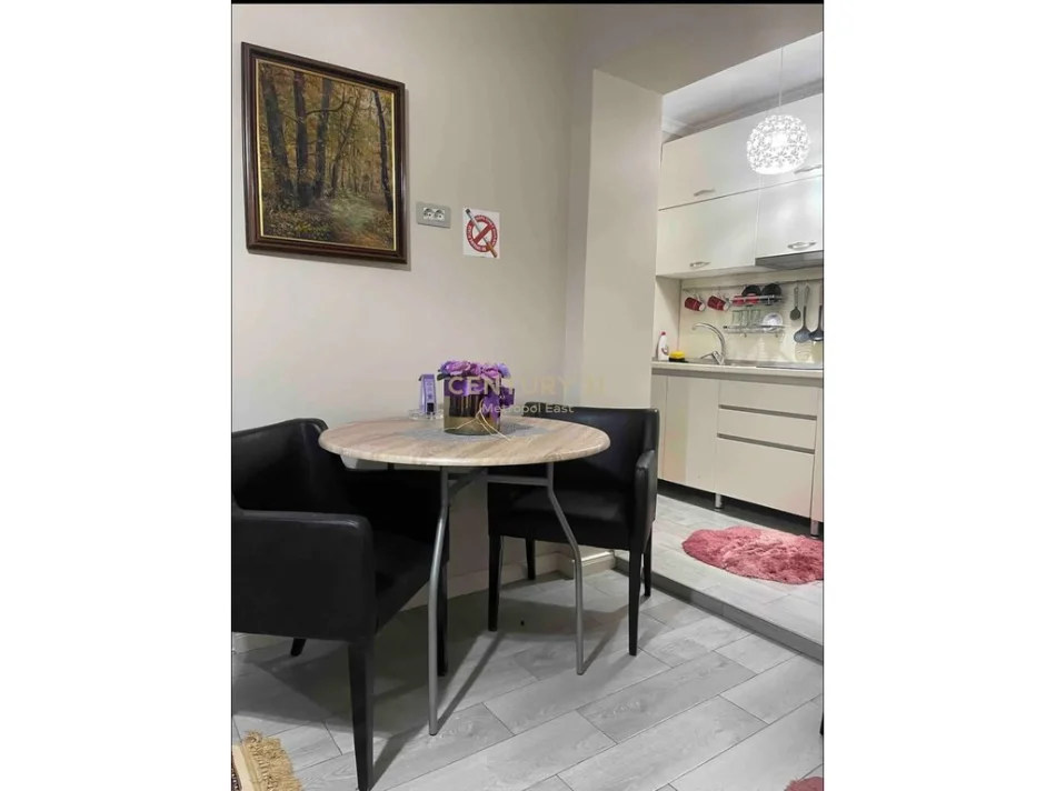 Tirane, jepet me qera apartament 1+1 Kati 2, 45 m² 650 € (myslym shyri)
