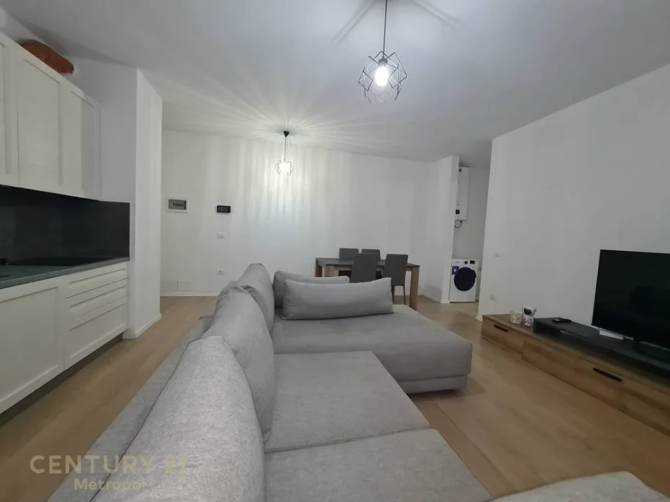 Tirane, jepet me qera apartament 1+1 Kati 3, 72 m² 750 € (delijorgji)