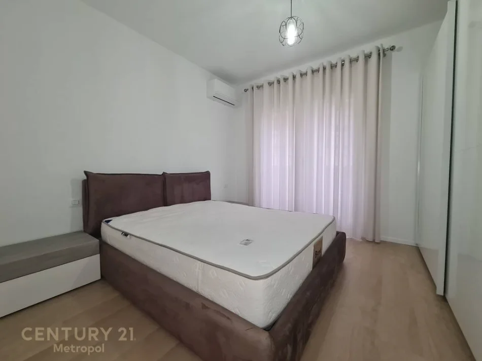 Tirane, jepet me qera apartament 1+1+Ballkon Kati 3, 72 m² 750 € 