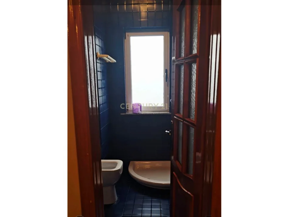 Durres, jepet me qera apartament 2+1+Ballkon Kati 9, 150 m² 700 € 