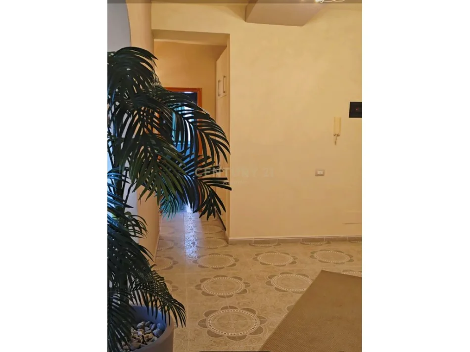 Durres, jepet me qera apartament 2+1+Ballkon Kati 9, 150 m² 700 € 
