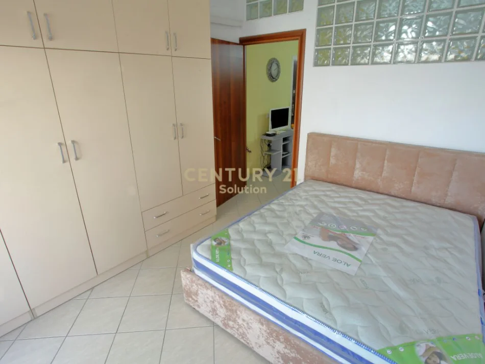 Tirane, jepet me qera apartament 1+1 Kati 2, 50 m² 370 € (astir)