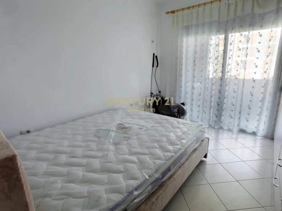Tirane, jepet me qera apartament 1+1 Kati 2, 50 m² 370 € (astir)