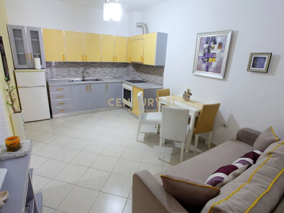 Tirane, jepet me qera apartament 1+1 Kati 2, 50 m² 370 € (astir)
