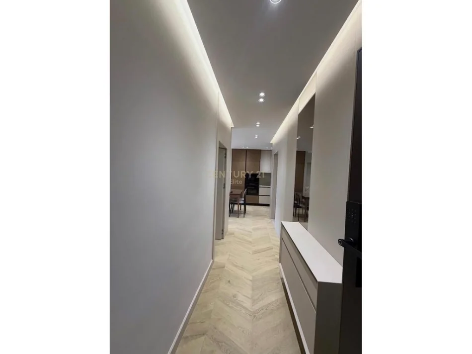 Tirane, jepet me qera apartament 1+1 Kati 4, 65 m² 1.000 € (mine peza)