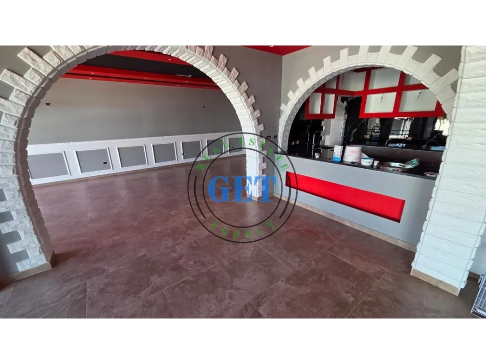 Durres, jepet me qera ambjent biznesi Kati 1, 118 m² 500 € (Xhafzotaj)