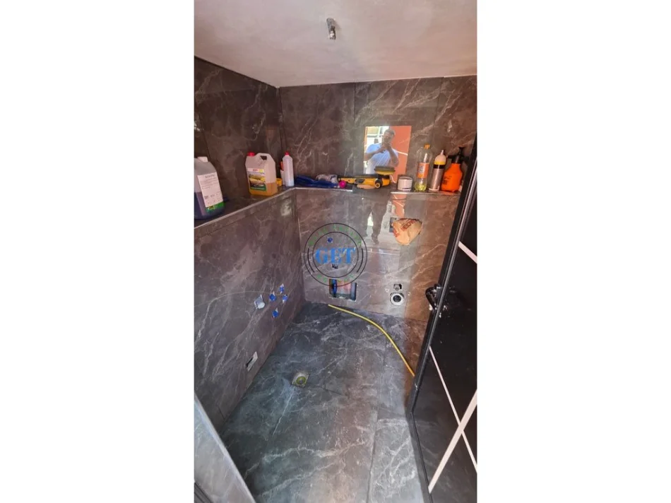 Durres, jepet me qera ambjent biznesi Kati 1, 118 m² 500 € (Xhafzotaj)