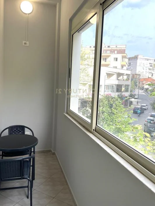 Tirane, shitet apartament 1+1 Kati 2, 70 m² 113.000 € (Fresku)