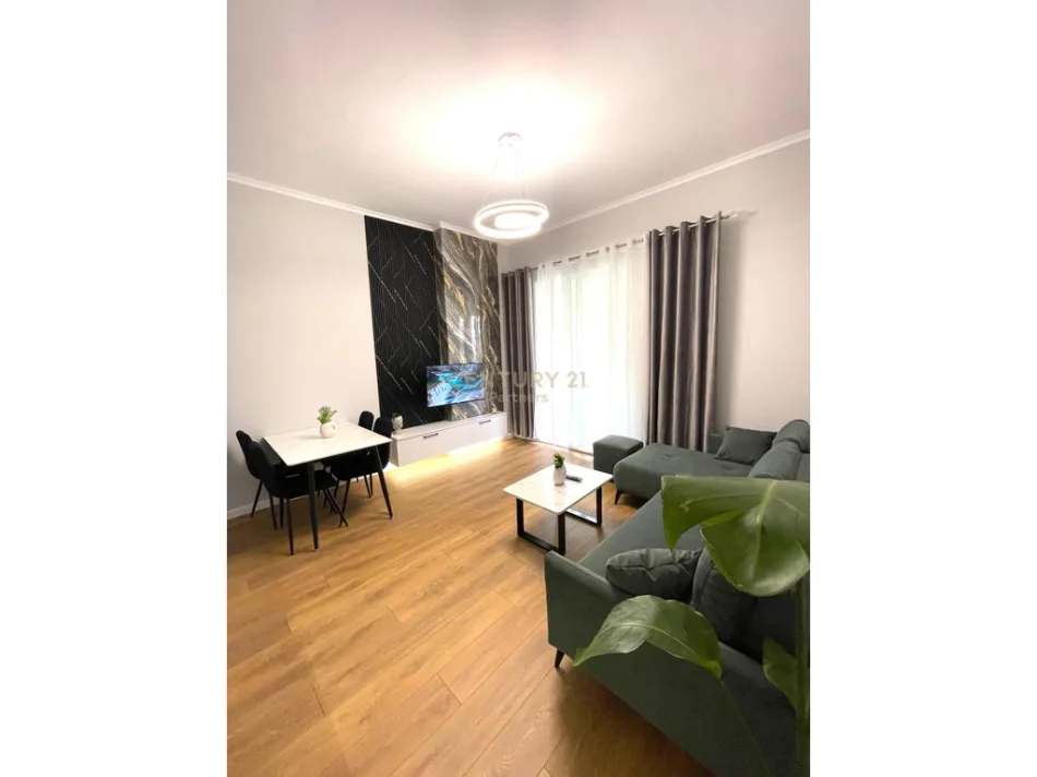 Tirane, shitet apartament 1+1 Kati 1, 70 m² 113.000 € (fresku)
