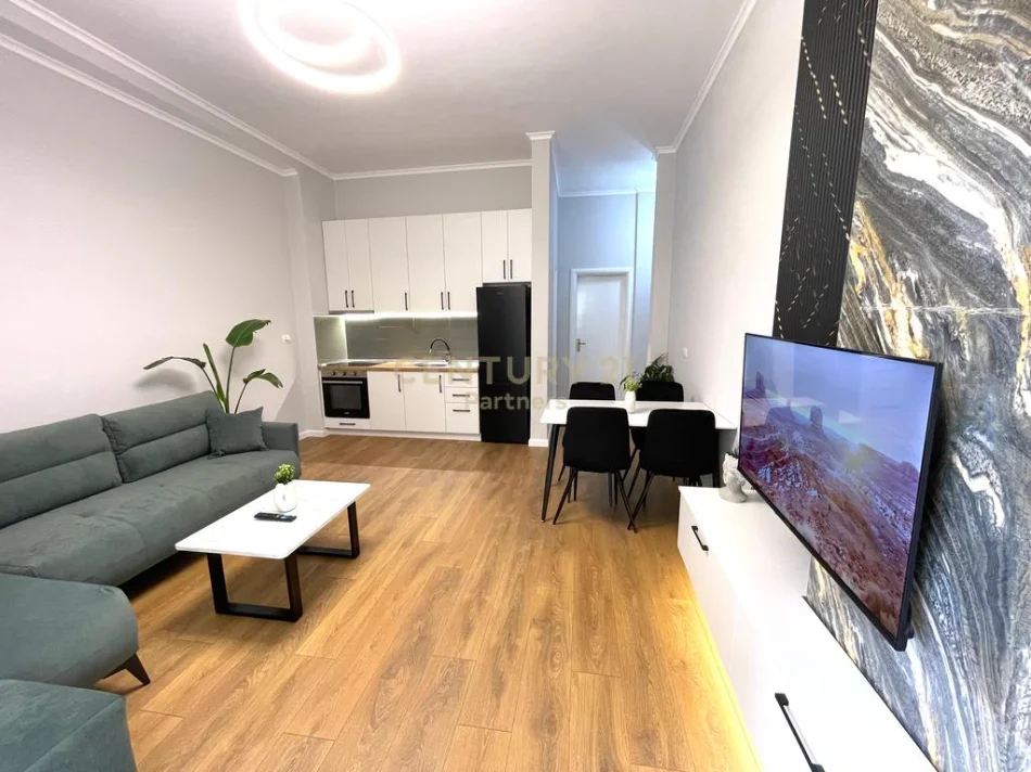 Tirane, shitet apartament 1+1 Kati 1, 70 m² 113.000 € (fresku)
