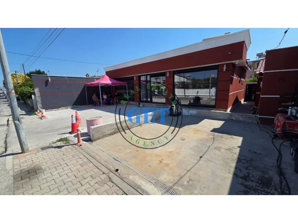 Durres, jepet me qera ambjent biznesi Kati 1, 118 m² 500 € (Xhafzotaj)
