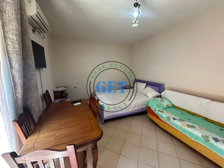 Durres, jepet me qera apartament , 200 € (Shkëmbi i Kavajës)