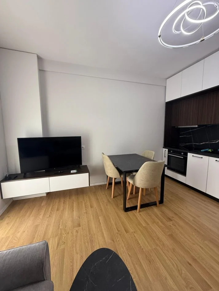 Tirane, jepet me qera apartament 2+1+Ballkon Kati 6, 100 m² 700 € (Irfan tomini)