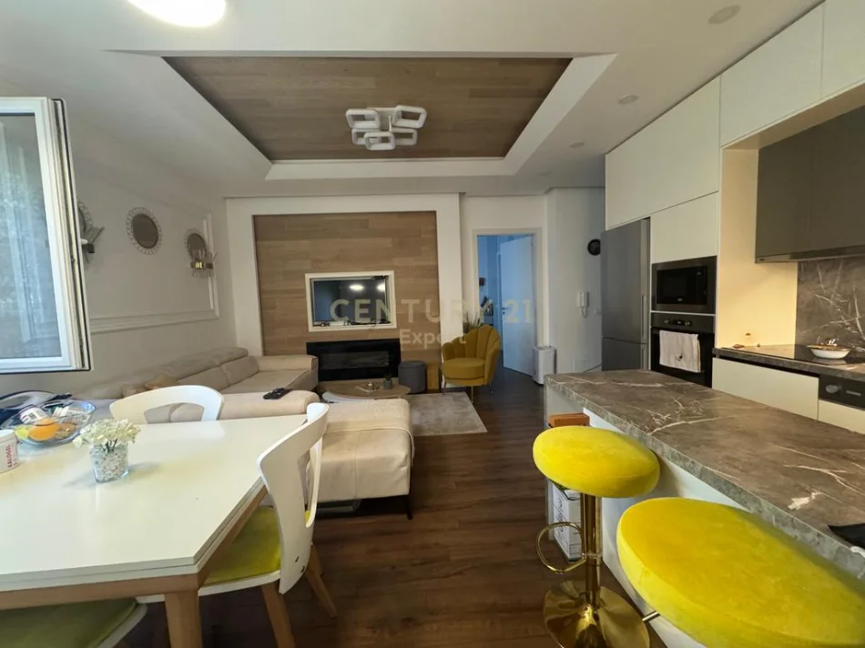 Tirane, shitet apartament 2+1 Kati 4, 93 m² 186.000 € (liqeni i thate)