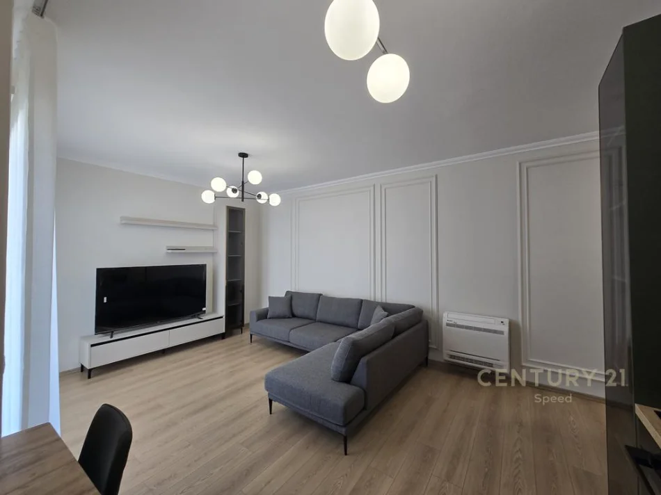 Tirane, jepet me qera apartament 2+1 Kati 2, 90 m² 700 € (bulevardi i ri)