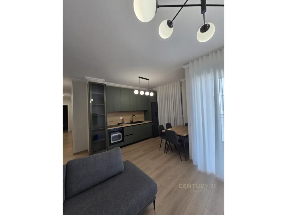 Tirane, jepet me qera apartament 2+1 Kati 2, 90 m² 700 € (bulevardi i ri)