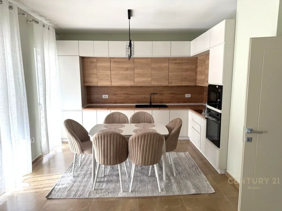 Tirane, jepet me qera apartament 2+1 Kati 8, 117 m² 850 € (mine peza)