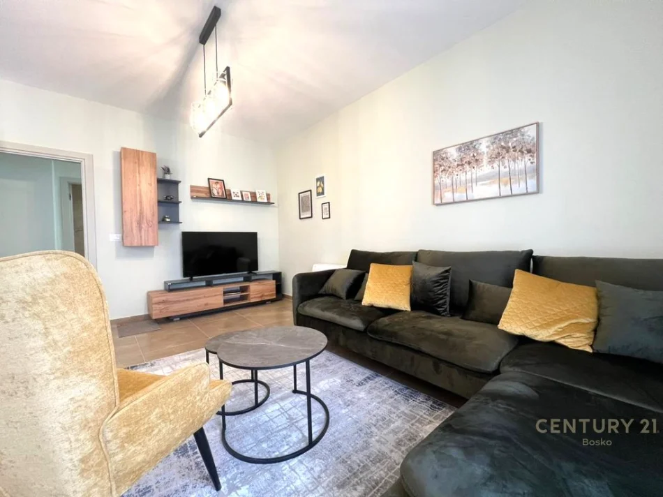 Tirane, jepet me qera apartament 2+1 Kati 8, 117 m² 850 € (mine peza)