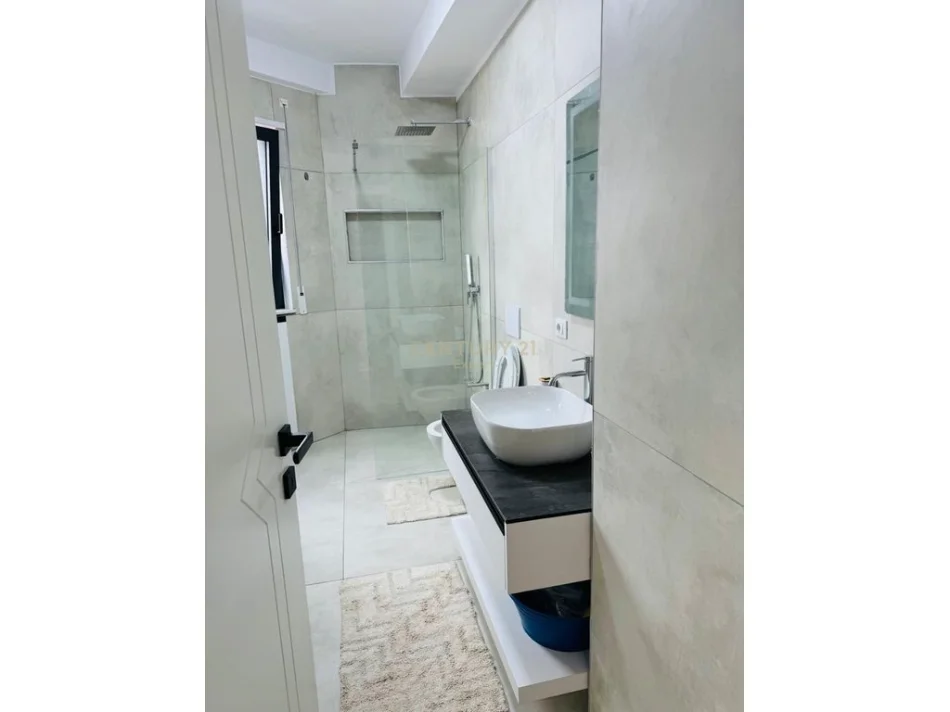 Tirane, jepet me qera apartament 2+1 Kati 6, 120 m² 1.200 € (rruga e durresit)