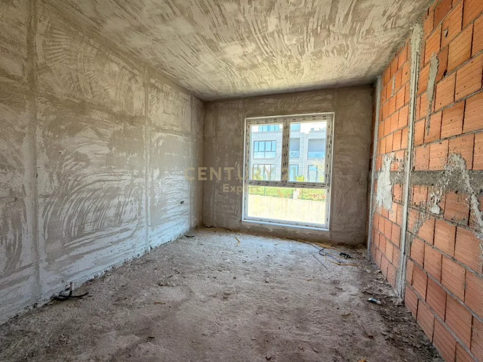 Tirane, shitet Vile 3+1 Kati 0, 258 m² 650.000 € (farke)