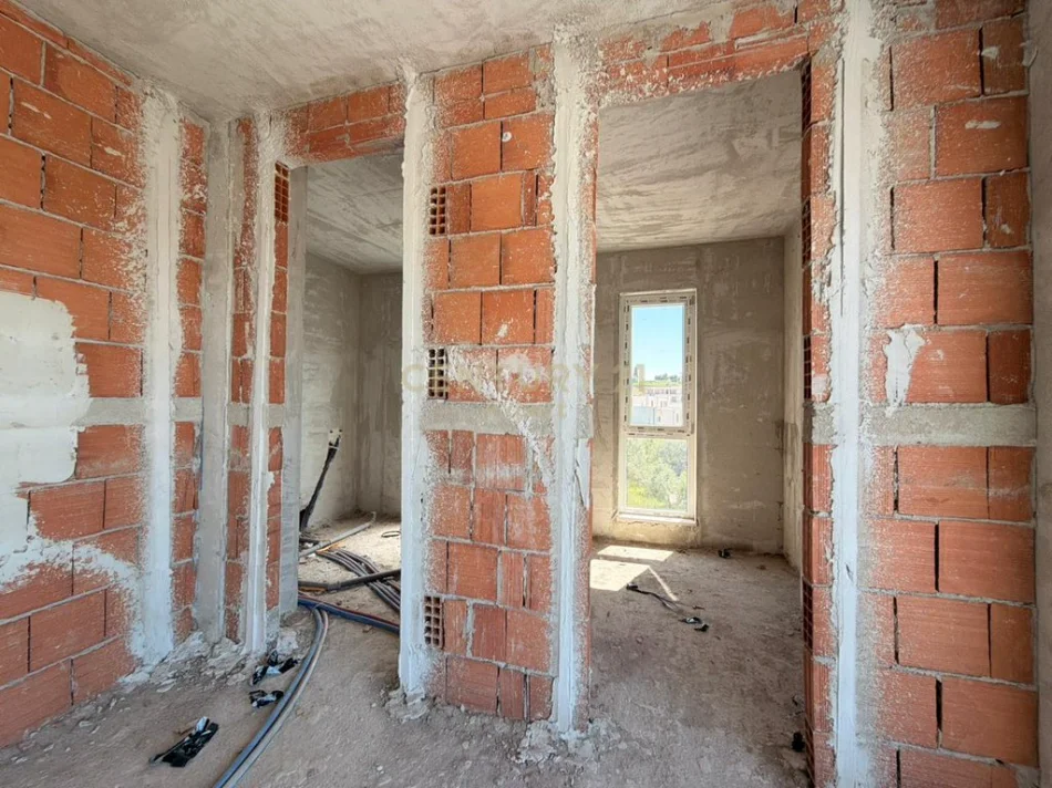 Tirane, shitet Vile 3+1 Kati 0, 258 m² 650.000 € (farke)