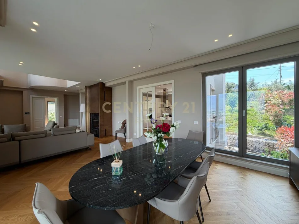 Tirane, jepet me qera Vile 3 Katshe Kati 3, 1.600 m² 10.000 € (mjull-bathore)